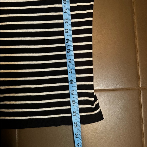 CURRENT AIR Classic Short Sleeve Sweater TOP IN BLACK WHITE STRIPE WOMEN EUC - Picture 10 of 12